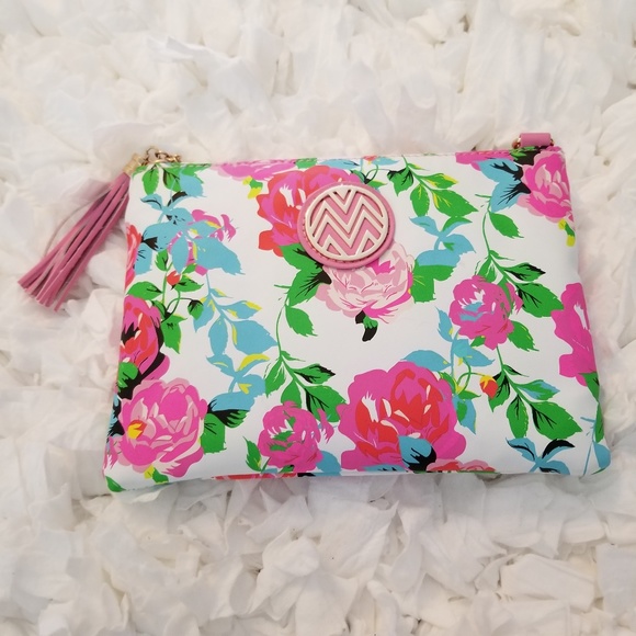 Macbeth Collection Floral Power Wristlet. - Picture 1 of 5